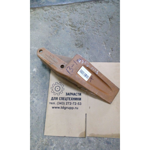 Зуб ковша боковой 4713-1115 (TOOTH;SIDE(L.H.)) Doosan
