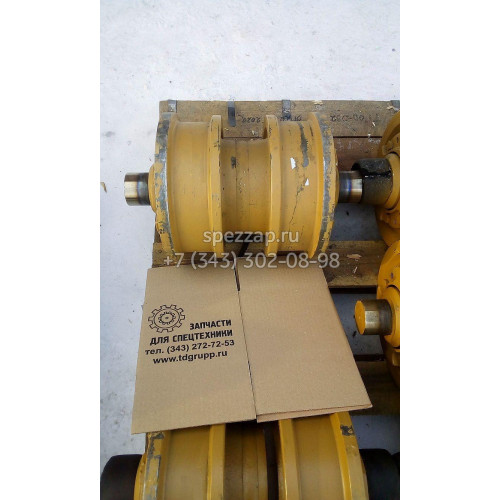 17A-30-00080 Каток опорный двубортный Komatsu D155A